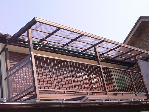 外壁の塗装工事とベランダ屋根の設置｜埼玉県川越市のK様邸