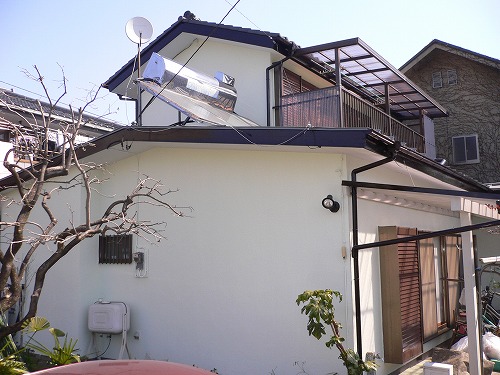 外壁の塗装工事とベランダ屋根の設置｜埼玉県川越市のK様邸